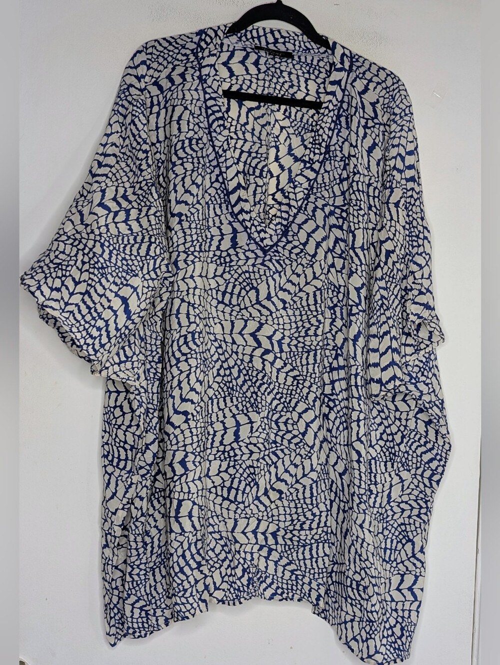 Tolani • V-Neck Tunic Silk Top Size 1X